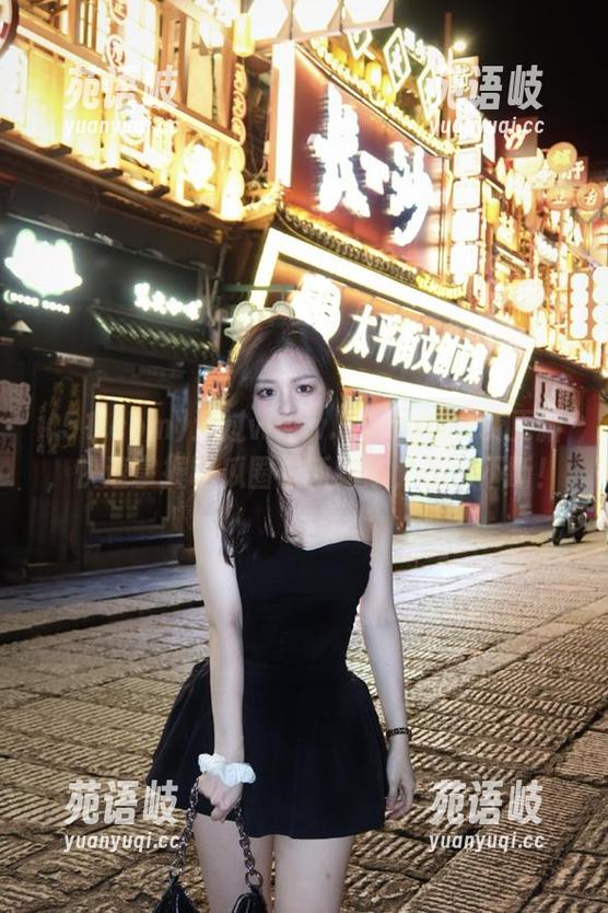 通过www.51.com免费更新，快速掌握吃瓜圈最新动态，精彩不断！