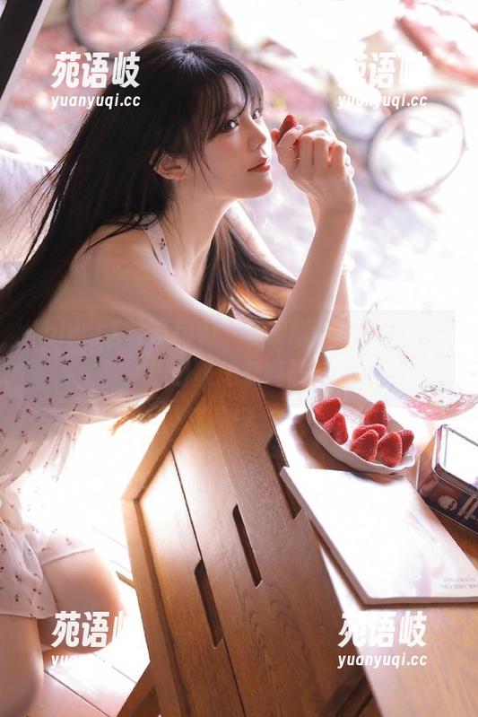 关注“hlw”苹果版，你的吃瓜神器，随时随地掌握最新动态