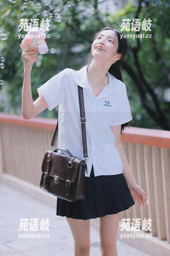 黑料速递，吃瓜不打烊在线入口带你看新鲜视频花絮！