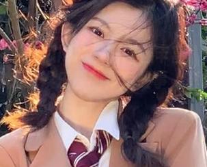 吃瓜网站爆料内容丰富：首页视频带你走进娱乐圈的背后故事，真相大揭晓！