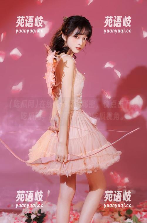 在线发布瓜田秘密，快点击下载吃瓜网，获取不一样的吃瓜视角。