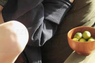 她的视频被曝光，zztt11黑料不打烊zztt11黑料不打烊引发了无数人的热议！