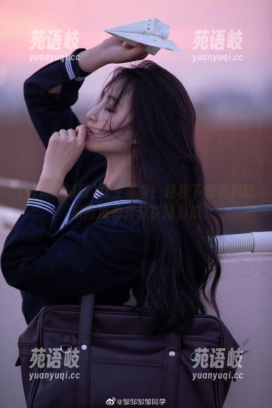 女生必备！轻松下载黑料吃瓜网观看并分享精彩瓜