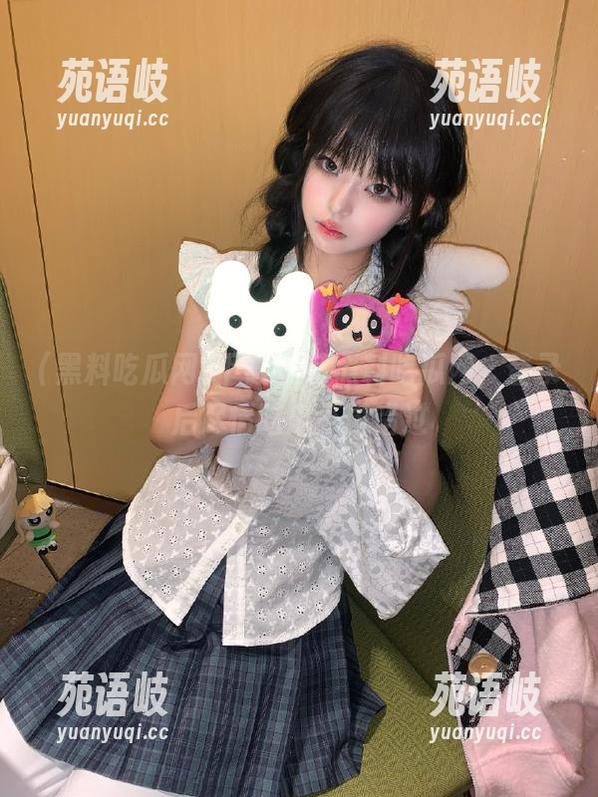下载安装黑料吃瓜网，登录后尽情吃瓜不再错过