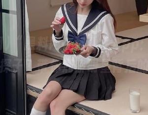 “黑料网在线看”App：你身边的娱乐探子，带你洞察明星背后的故事！